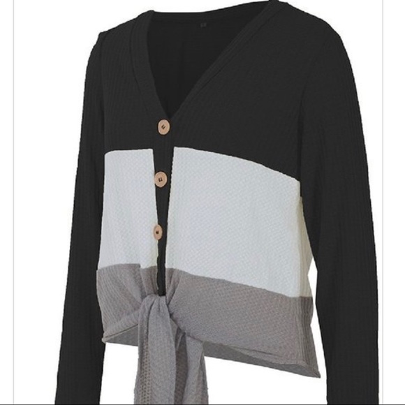 ✨LAST ONE!✨Waffle knit color block top - Picture 3 of 6